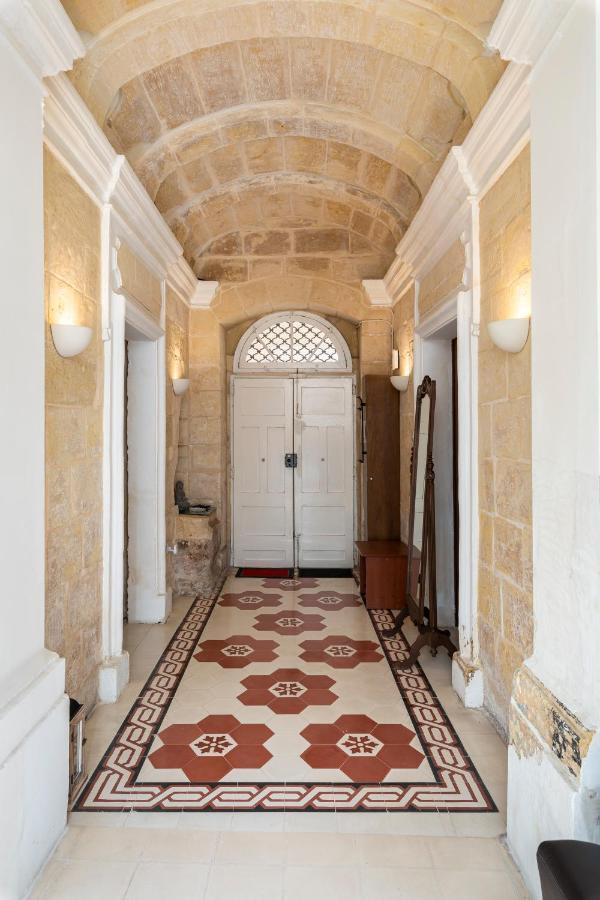 Traditional & Modern Maltese Townhouse - Rooftop Terrace And Sea Views, Close To Birgu Waterfront Cospicua Екстериор снимка