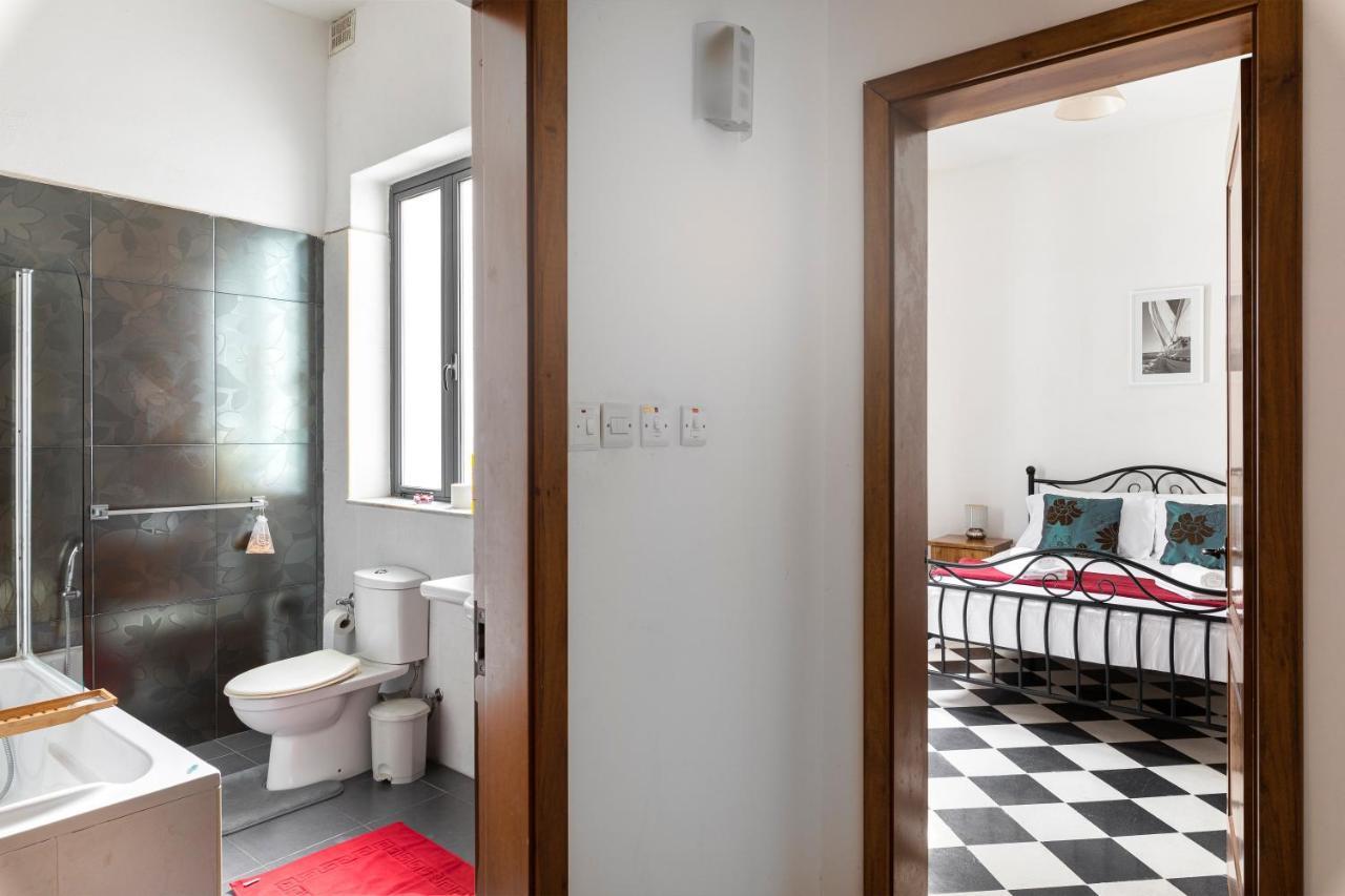 Traditional & Modern Maltese Townhouse - Rooftop Terrace And Sea Views, Close To Birgu Waterfront Cospicua Екстериор снимка
