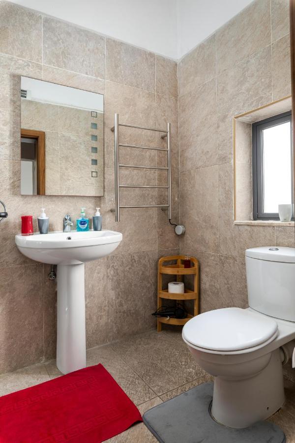 Traditional & Modern Maltese Townhouse - Rooftop Terrace And Sea Views, Close To Birgu Waterfront Cospicua Екстериор снимка